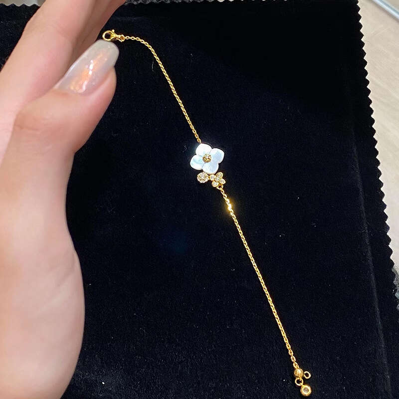 White Mother-of-Pearl Four-Leaf Clover Bracelet Ancient New Chinese National Style Cool and Delicate Versatile Hand Jewelry