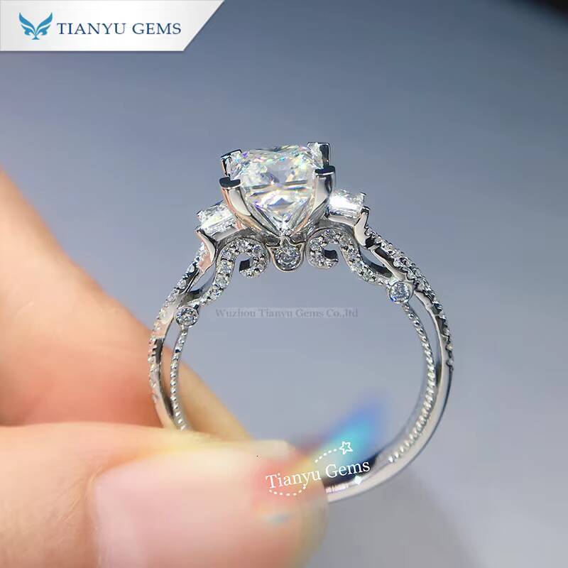Tianyu Gems Luxury Design Princess Cut Moissanite Diamond White Gold Engagement Ring