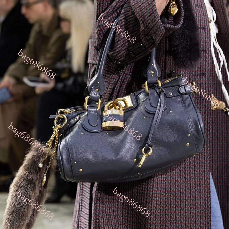 toteBag Shoulder bag ROSE NOIRE Ins Internet Celebrity New Tote For Women Classic Lock Design Handbag Fashion Commuter Shoulder Bag