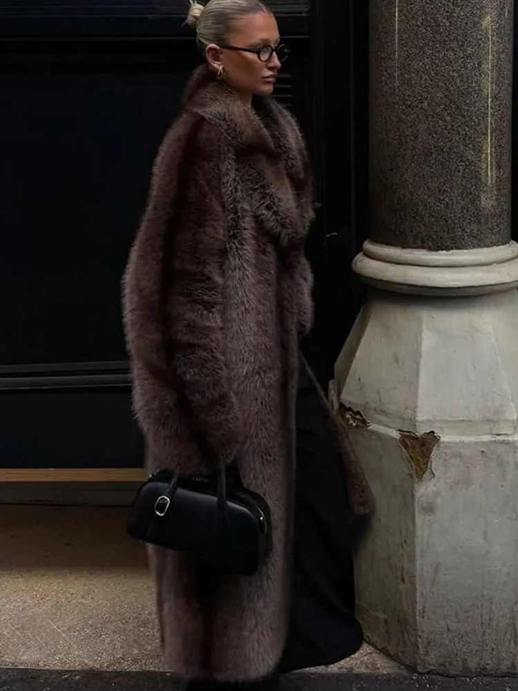 Fashion Brown Faux Fur Overcoat Women y Lapel Long Sleeve Fluffy Coat Winter Female Thicken Warm High Street Outwear 251021