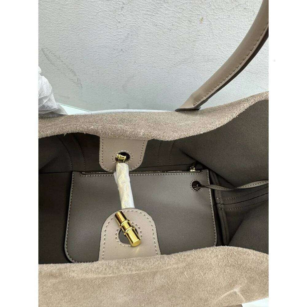 New Portable Small Tote High-quality Large-capacity Handbag Women's Commuter Child Mother Bag Casual and Versatile