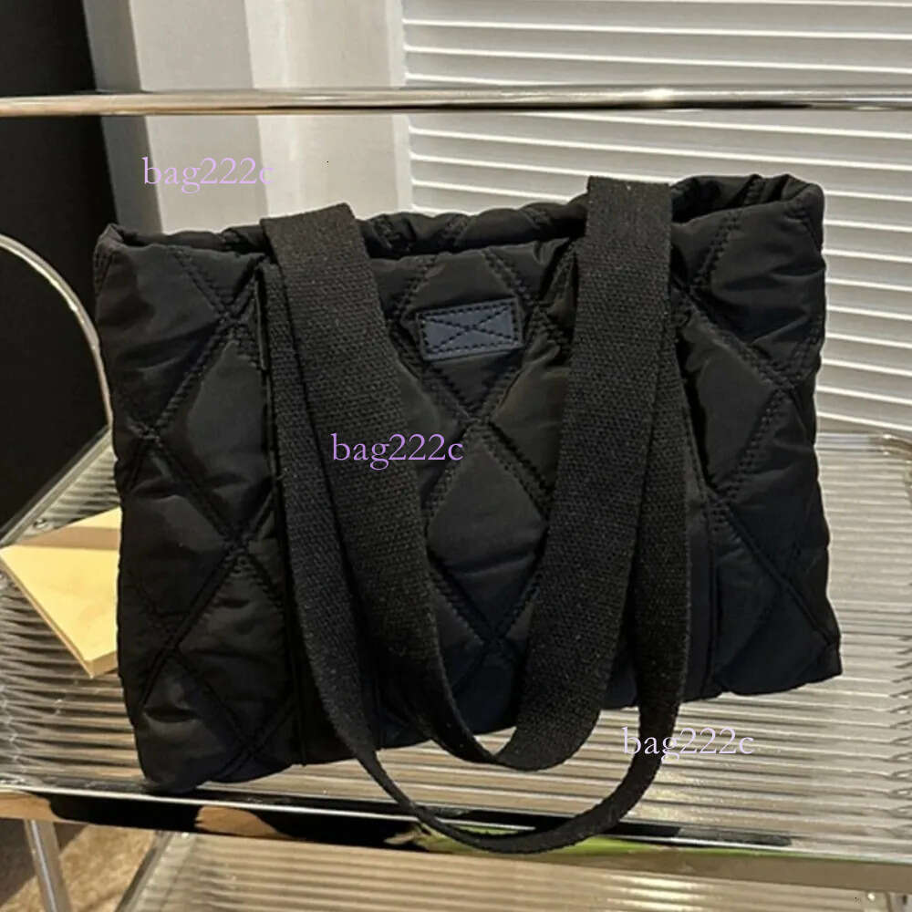 Women Cotton Padding Tote Large Capacity Pluffy Shoulder Purse Solid Color Waterproof Female Autumn Winter Daily Bagh7.3#13.86