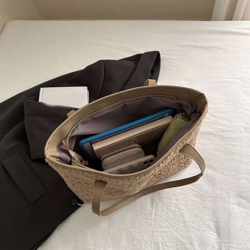 Soft Handbag Large Capacity Fall Winter Shoulder Women Lamb Wool Bag Zipper Closure Casual Shopping Traveling Tote