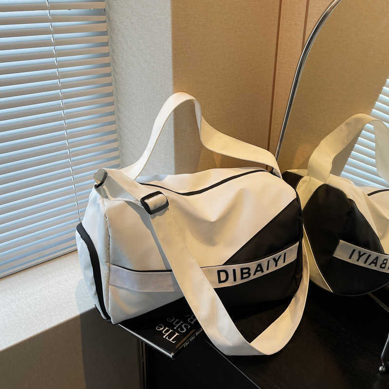 ColorBlock Short Trip Business Travel Bag Large Capacity MultiFunctional Independent Shoe Compartment Storage Bag Sports Fitness Handbag W251023