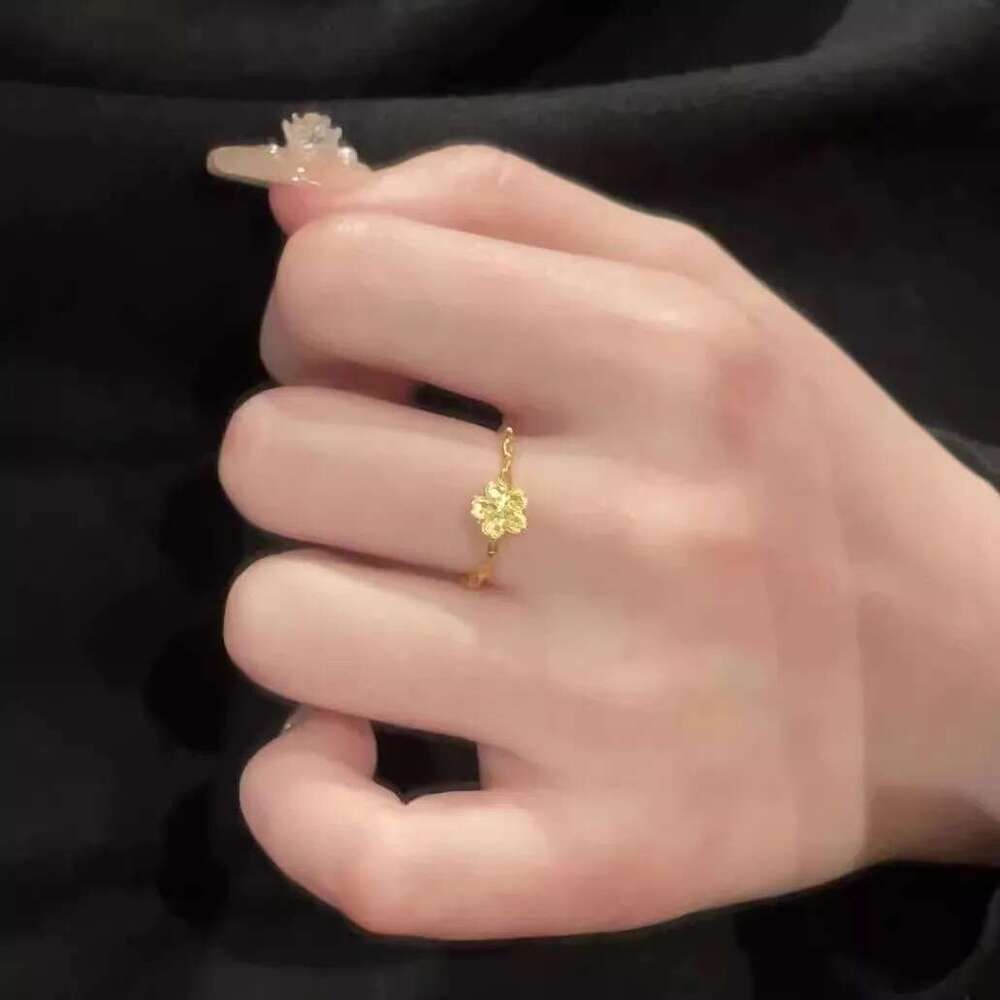 Sparkling Five-Leaf 2025 New Ancient Hammered Ice Small Gold Flower Ring