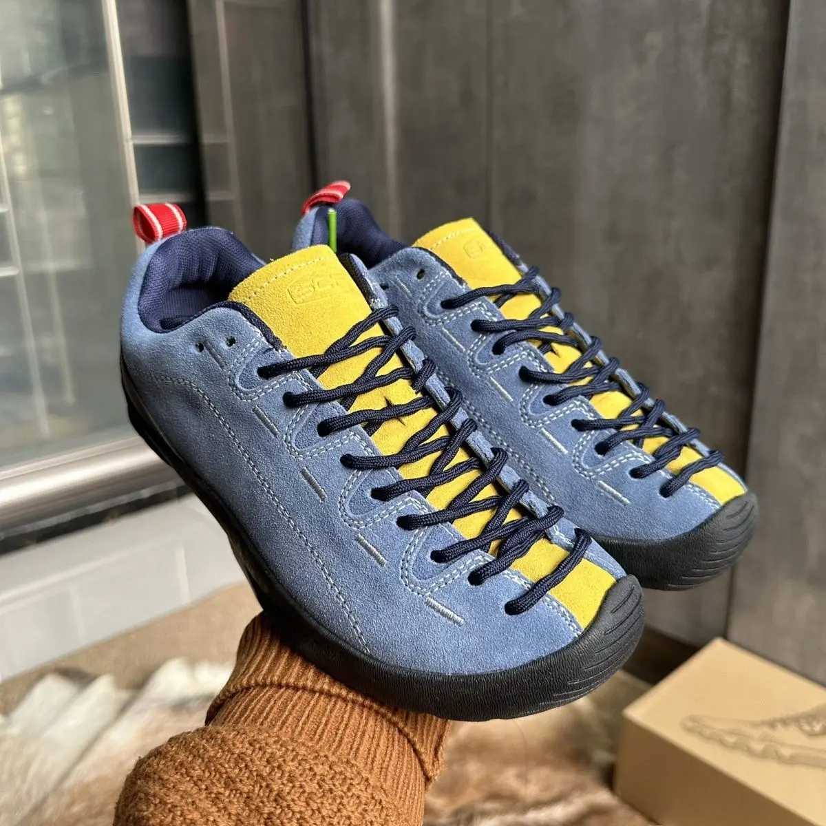 Rock Climbing Shoes Outdoor Mens Climbing Shoes New Professional Indoor Outdoor Climbing Shoes Nonslip Breathable J251023