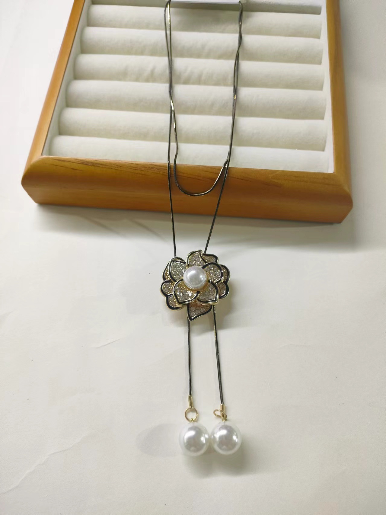 Gold necklace Pearl sweater chain women's camellia long style high-end minimalist pendant gift necklace for men free shipping