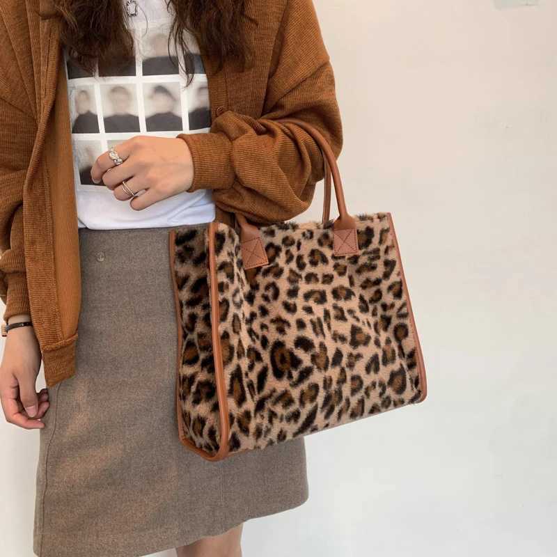 Winter Faux Fur Leopard Print Designer Shopper Totes Fashion Soft Plush Women Shoulder Bags Large Capacity Handbags and PurseL251023