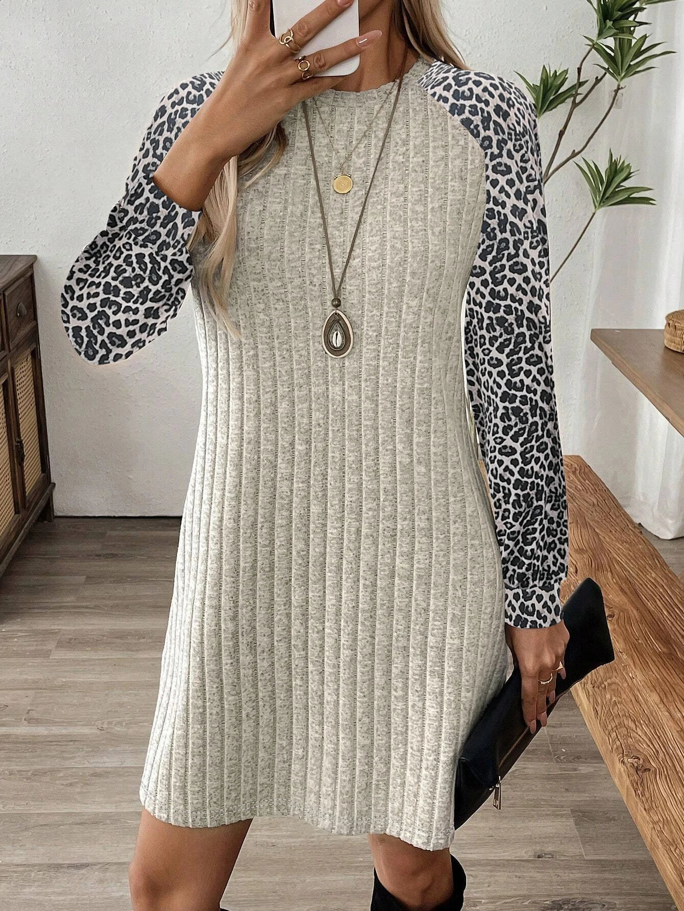 Womens Autumn and Winter Round Neck Long Sleeve Fashion Leopard Print Floral Splicing Raglan Dress 251022