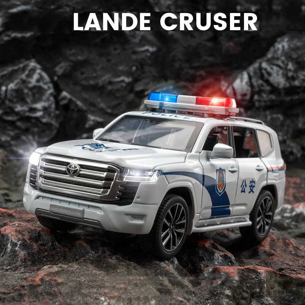 132 Prado Land Cruiser LC300 Police Car Metal Model Toy Alloy Diecast Vehice Rubber Tire Sound Light Pull Back Toy Gift for KidT251023