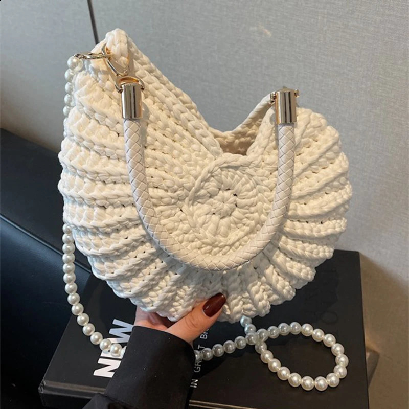 Handwoven Shell Bag Women Seaside Conch Shell Messenger Shoulder Bag Exquisite Pearl Chain Fashion Holiday Shopping Bag251023