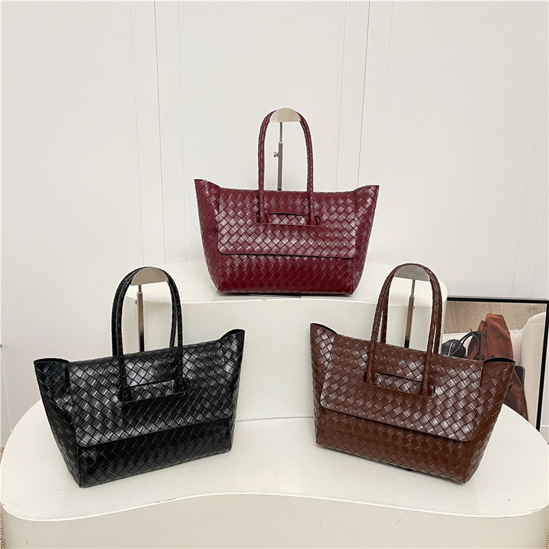 Luxury Brand Designer Bag Large Capacity Bag For Women 2025 New Korean Style Large Capacity Woven Pattern Handbag Underarm Tote Bag