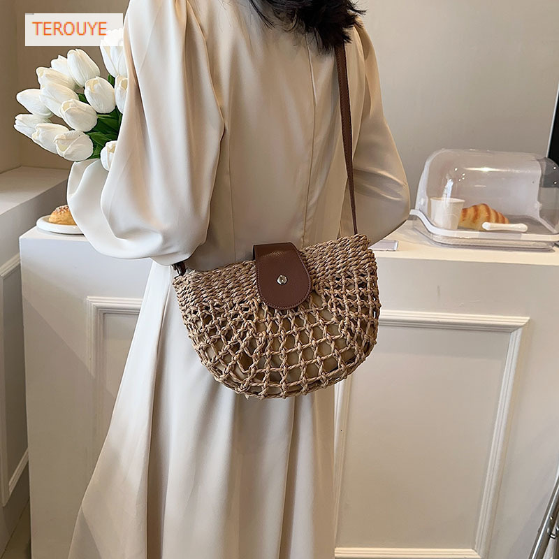 Korean style niche woven design handbag autumn and winter new fashion hollow semi-circular woven bag casual women's shoulder bag versatile design