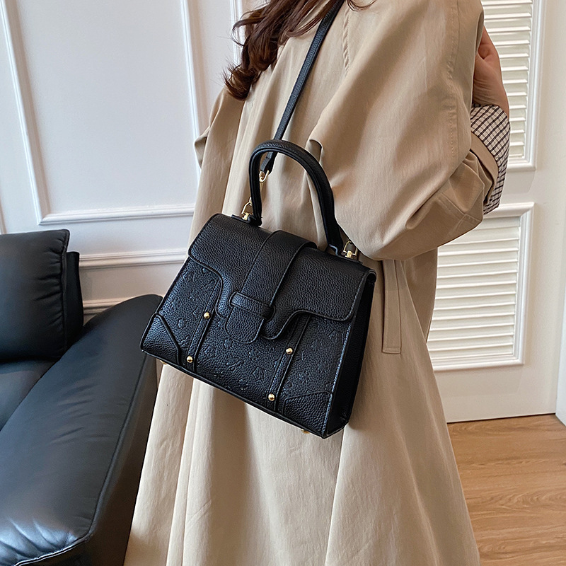 Luxury Brand Designer Bag Fashion Messenger Bag Small Square Bag Classic Single Shoulder Crossbody Women's Bag High-End Large Capacity Handbag