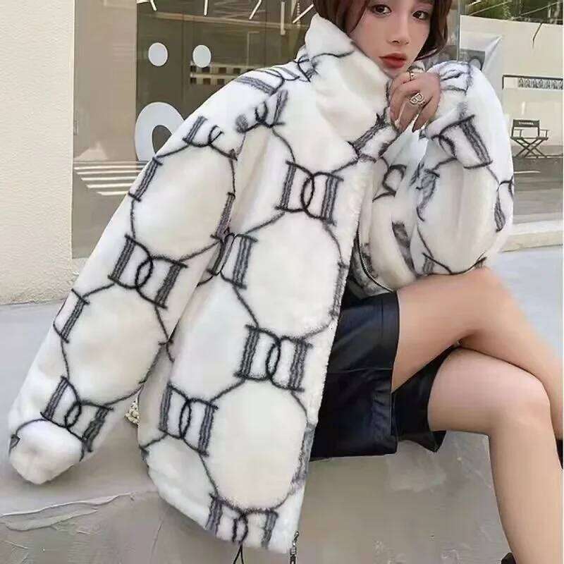 Women's Fleece Lined Thickened Jacket Autumn Winter New Style Loose Versatile Lamb Fur Leather Cotton Coat Trendy