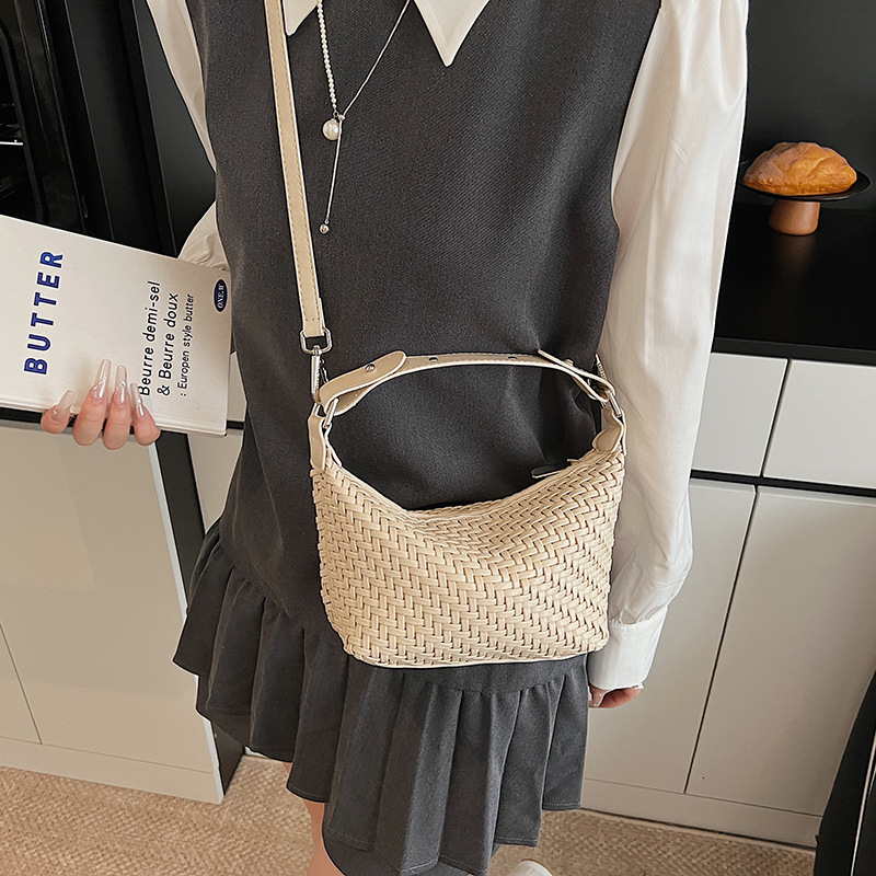 Luxury Brand Designer Bag 2025 New Fashion Woven Bag Handbag Large Capacity Underarm Bag Stylish Shoulder Bag Casual Crossbody Bag