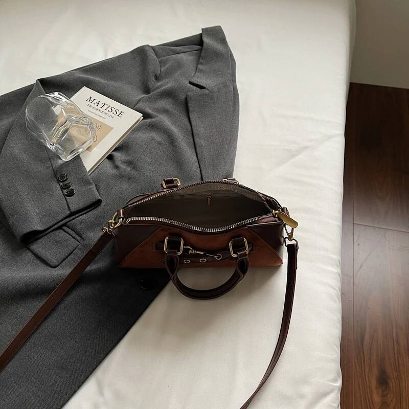 Autumn and Winter New Pu Leather Designer Bag Retro Style Trendy Luxury Handbag Suede Bowling Bag Fashion Large Capacity Fashionable Stick Bag