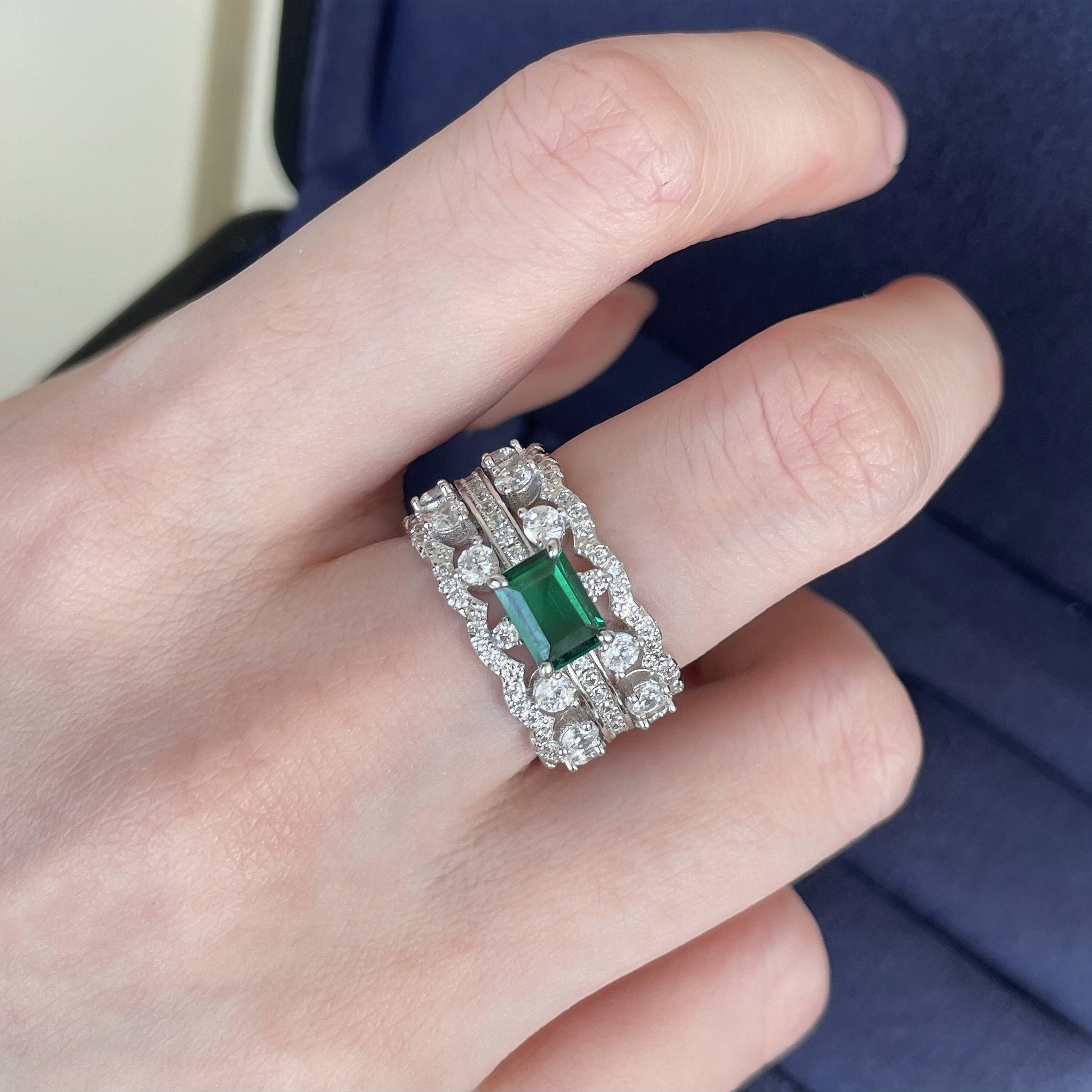 S925 Sterling Silver Emerald Cut Diamond Ring Set with 1ct Emerald VVS Moissanite Fashionable and Luxury Wedding Moissanite Ring