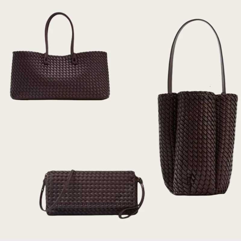 New Woven Shoulder Bag Highend Fashion Flap Bag Simple Versatile Light Luxury Literary Handbag Light Luxury Casual Clutch BagL251023