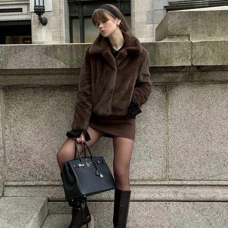 Jackets Womens Coat Autumn Chic and Elegant Warm Fur Jacket Fashion Youth Street Comfort Outerwear 251017