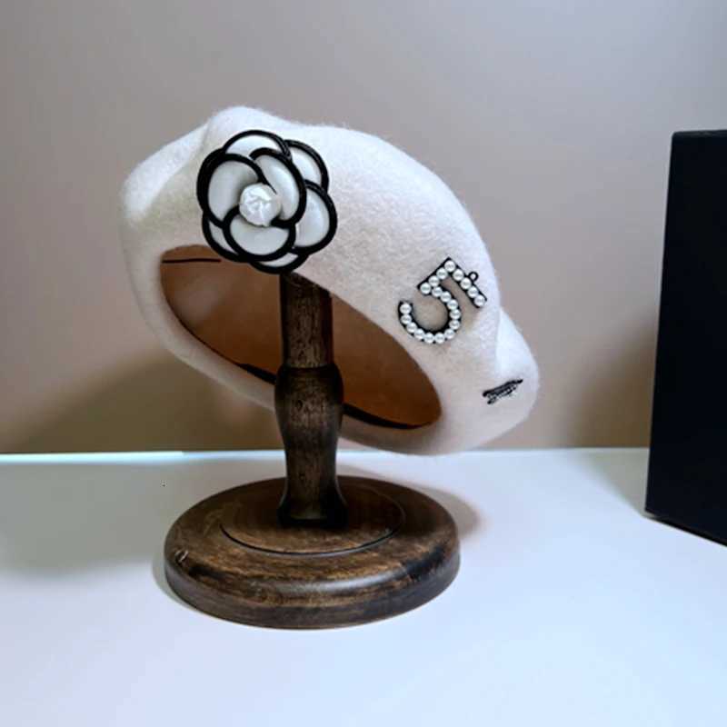 French wen hats in winter hats wan Wool Classic wer Beret Hat Wen Keep Warm Brand Beanie Adjustable gorras para mujer Y251023