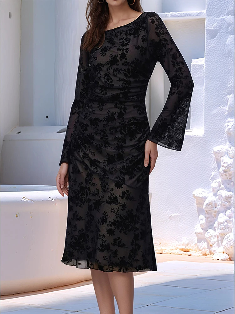 Womens Long Flared Sleeve round Neck Black Floral Lace Elegant Midi Dress Spring Summer Fashionable Casual Maxi Gown 251022
