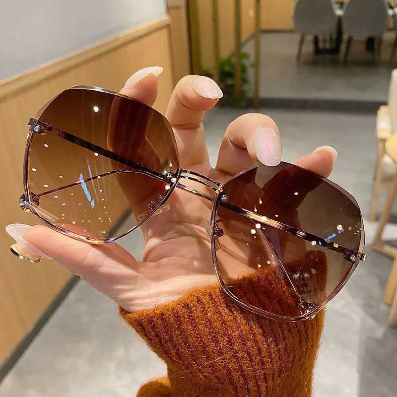 New Fashion Brand Design Vintage Rimless Pilot Sunglasses Women Men Retro Cutting Lens Gradient Sun Glasses Female UV400W251023