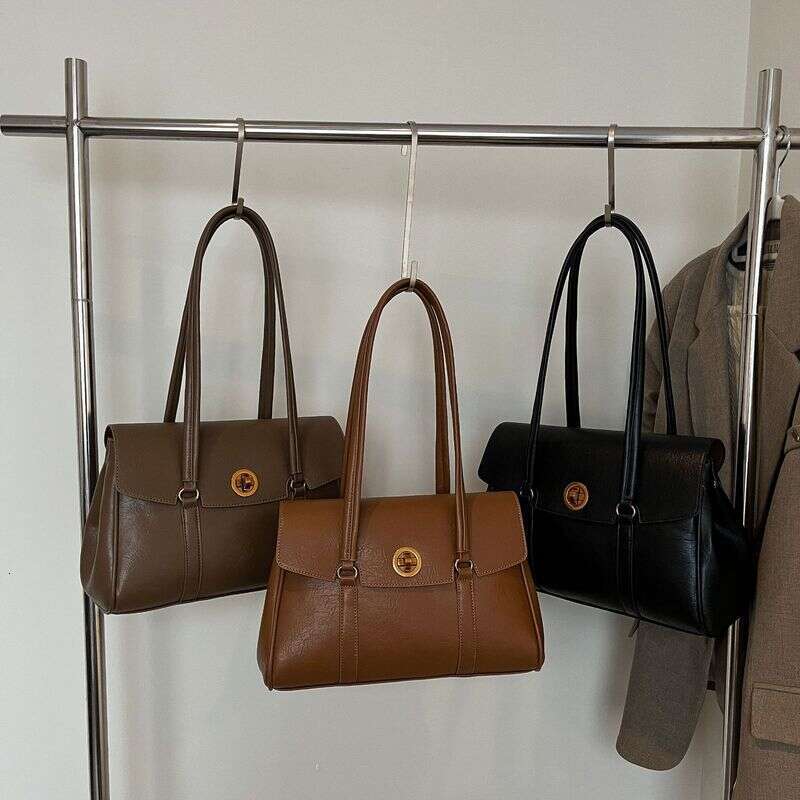 Light French Style Large Capacity Shoulder New Trend Bags With Lock Buckle Simple Commuting Tote Armpit Bag