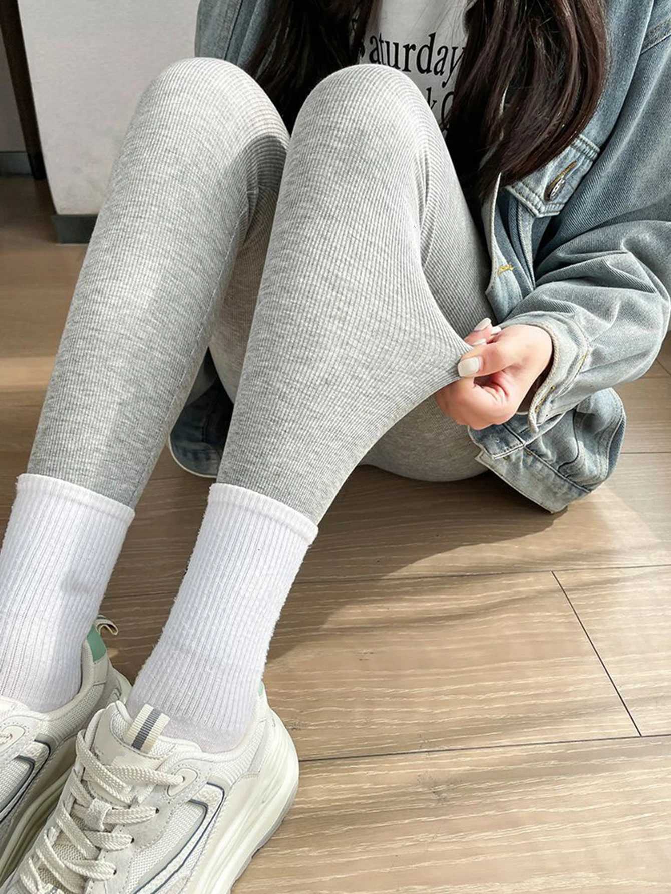 Autumn And Winter New Sales Of Pants Threaded Slim Ninepoint Pants Women Popular Vertical Stripes With All The Leggings WomenT251023