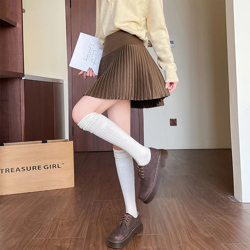 Womens Woolen Plaid Skirt Autumn Winter Thickened Slim A Line Mini Pleated Short Fashionable Elegant Style 251022
