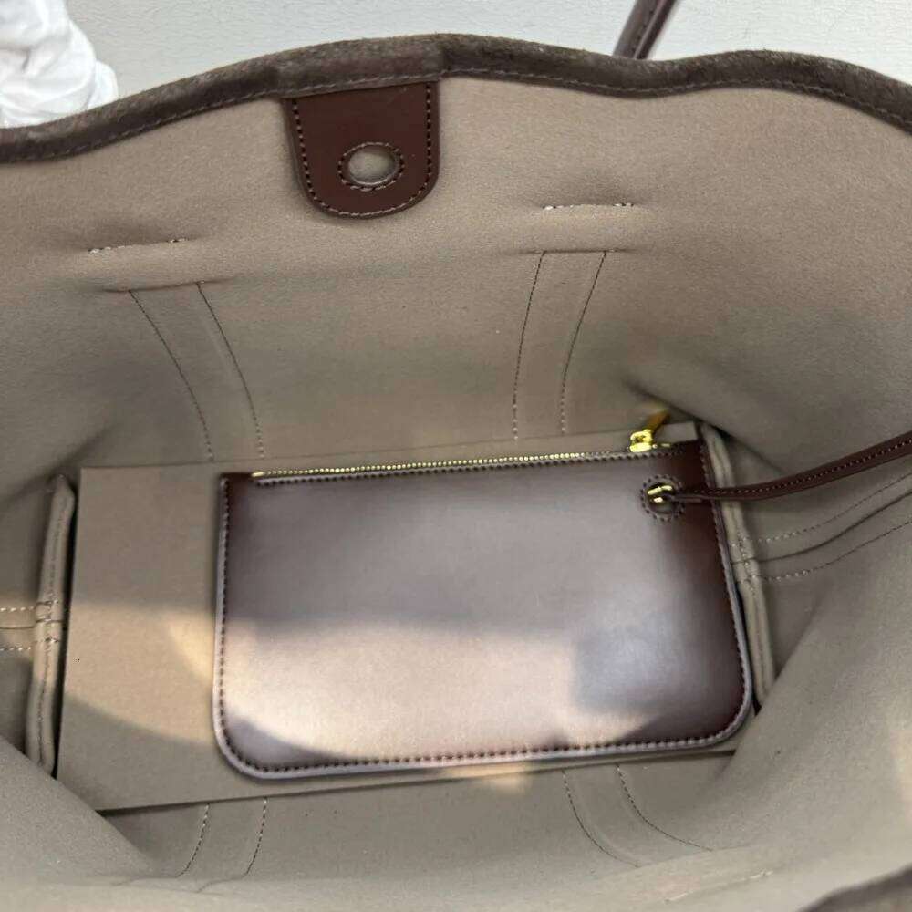 New Portable Small Tote High-quality Large-capacity Handbag Women's Commuter Child Mother Bag Casual and Versatile