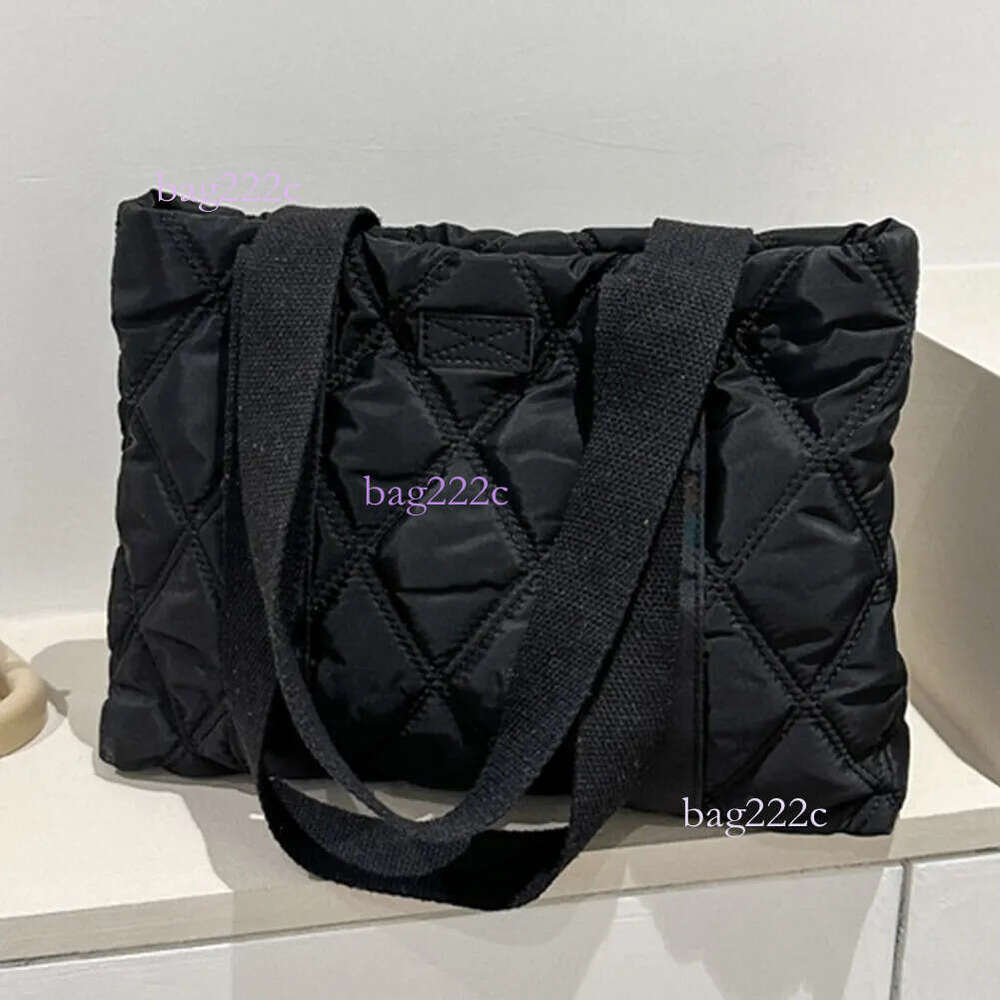 Women Cotton Padding Tote Large Capacity Pluffy Shoulder Purse Solid Color Waterproof Female Autumn Winter Daily Bagh7.3#13.86