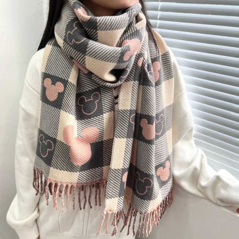 Disney Mickey Mouse Scarf Shawl Anime Cartoon Fashion Winter Warm Mickey Figure Cashmere Soft Lover Scarf Holiday Womens Gifts H251023