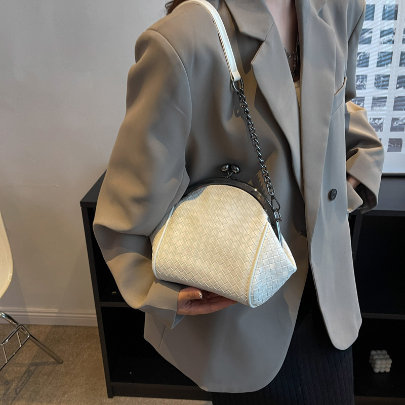 Luxury Brand Designer Bag Fashion Clip Bag 2022 Autumn New Korean Style Bag Woven Chain Bag Textured Single Shoulder Crossbody Women's Bag