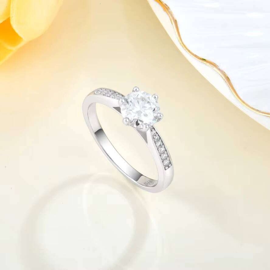 High Quality 925 Sterling Silver 1ct Moissanite Engagement Ring Rhodium Plated Weddings Anniversaries Moissanite Engagement Ring