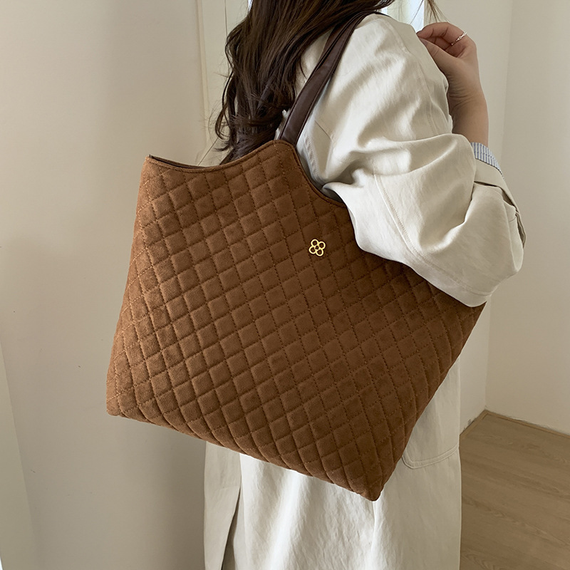 Luxury Brand Designer Bag Quilted Embroidery Large Capacity Bag For Women 2025 Autumn Winter New Suede Single Shoulder Bag Handheld Tote Bag