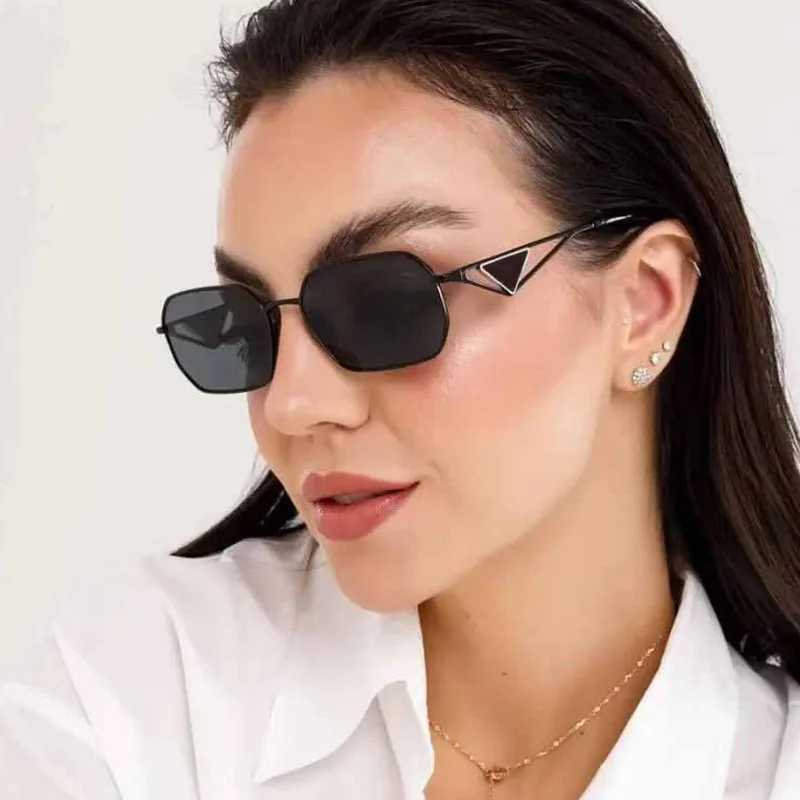 Square Small Frame Black Fashion Wens Sunes Retro Simple Suitable for Daily Cmuting Shopping Photo AccoriesW251023