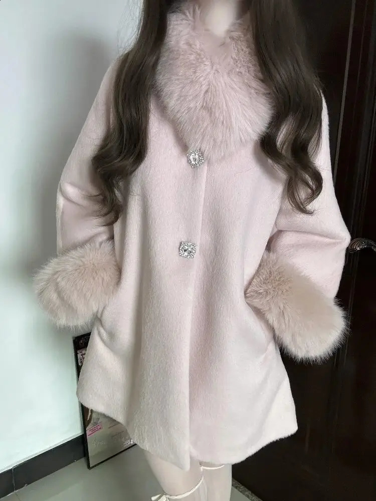 WoolCoat Women Clothing AutumnWinter French Lady Cloak Fur Collar Fashion Pink Mid Length Top Wool Outerwear Winter Coats 251016