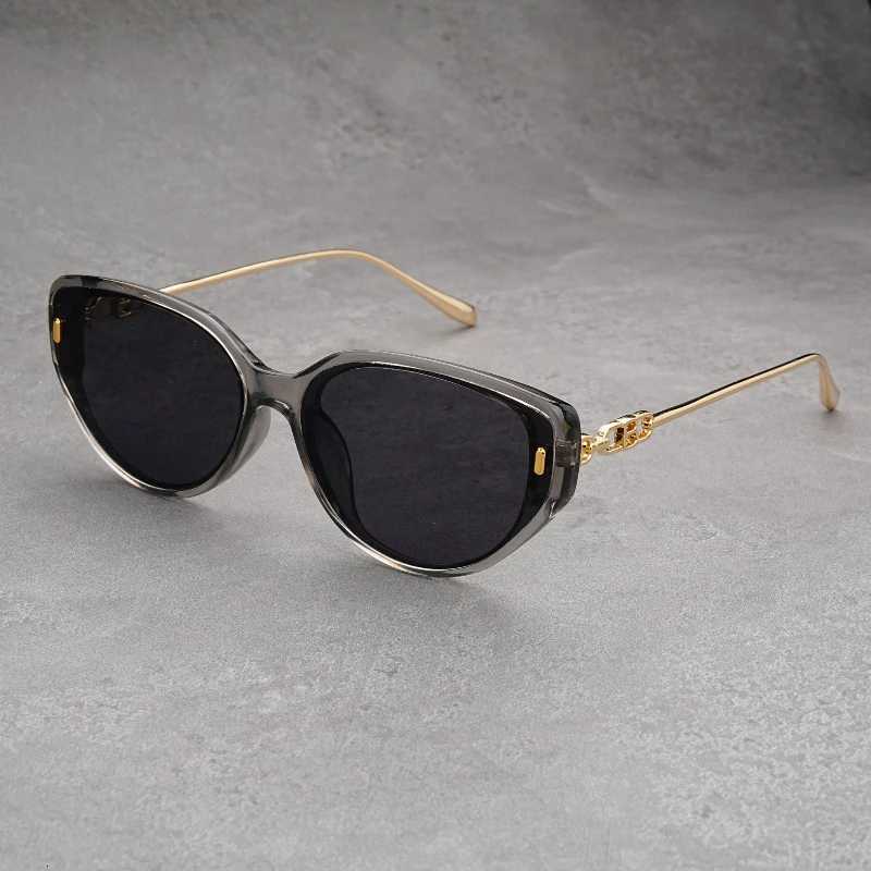 2025 New Vintage Fashion Small Cat Eye Sunes Ladies Metal Leg Sun es Wen Retro Luxury Designer UV400 GafasW251023