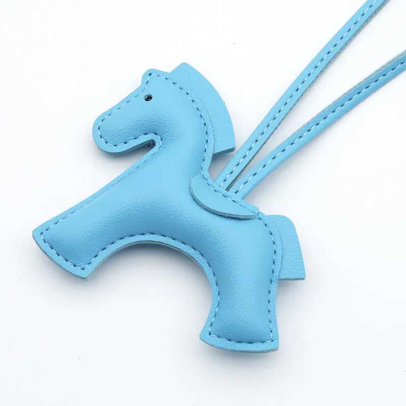 WomenS Bag Pony Keychain Pendant High Quality Horse Ornament Handmade Stitching Charm Fashion Accessory Gift Z251023