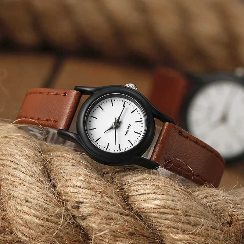 Business Hand Watch Couple Watches Luxury Men Women Business Fashion Leather Quartz WatchesL251023