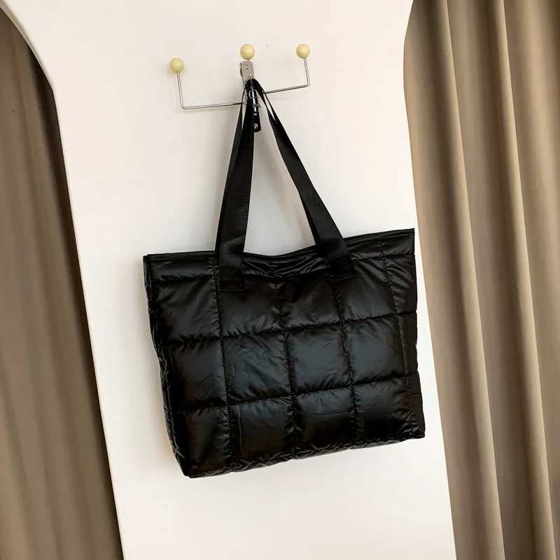 Fashionable Large Capacity Tote Bag Autumn Winter New Style Versatile Single Shoulder Underarm Bag Handbag for WomenL251023