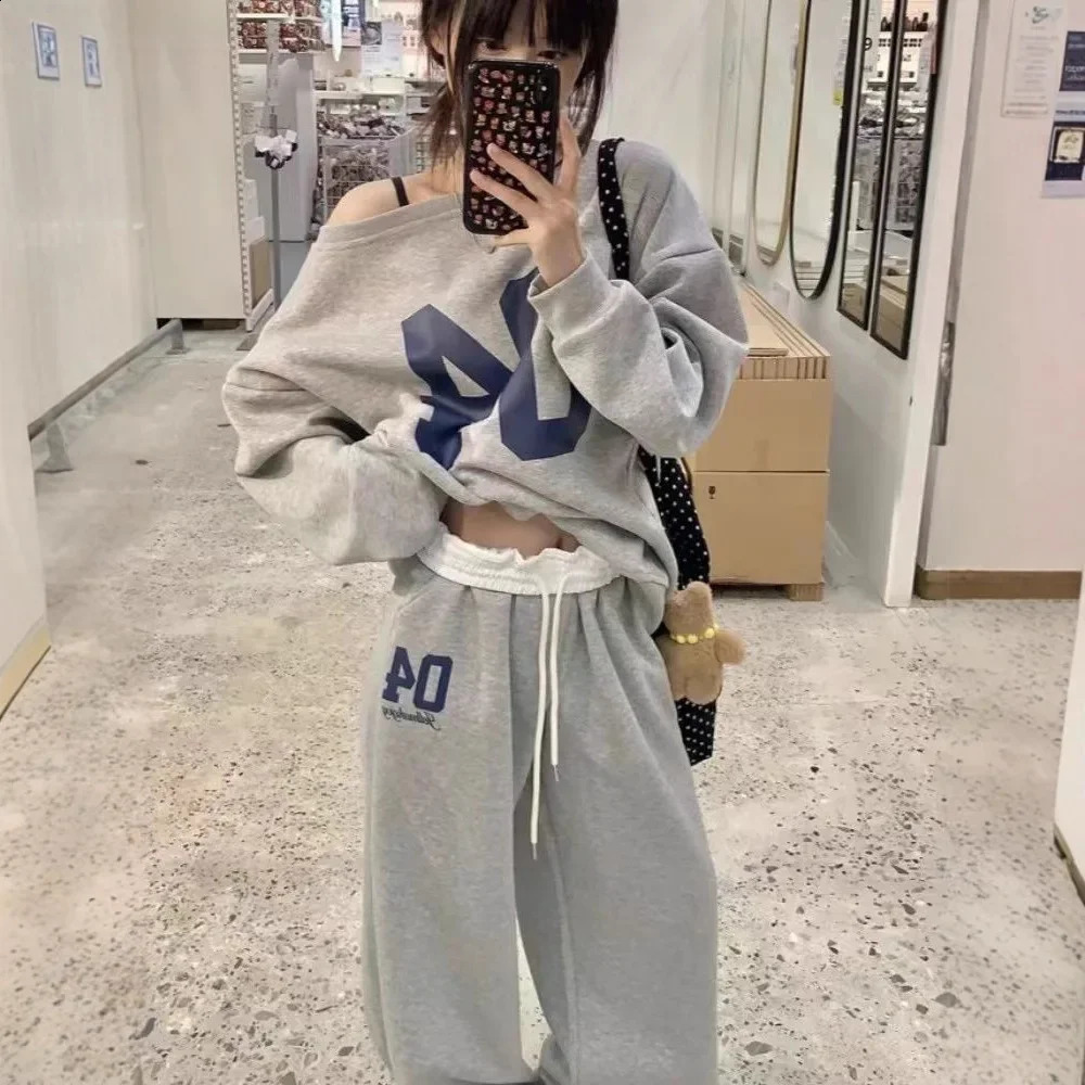 American Letter Sweatshirt Sports Set Womens Loose Wide Leg Pants Casual TwoPiece Fashionable Autumn Korean Style 251016