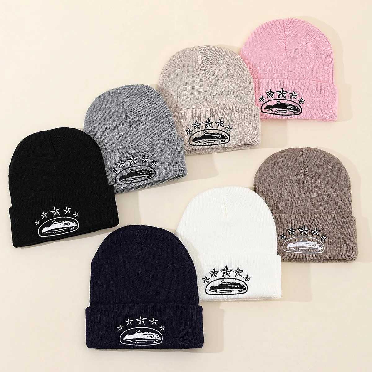 Winter Fashion Warm Knitted Hat Devils Island Embroidery Trendy Street Hoodie Cold Hat Outdoor Travel Ear Protection BeaniesXJ251023