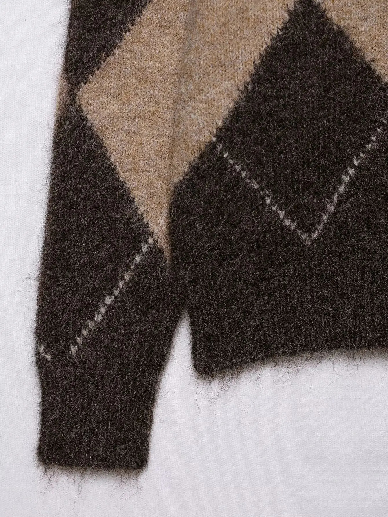 Autumn Womens Knitted Sweater Off Shoulder Fashion Argyle Womens Sweaters Temperament Slash Neck Knitted Pullovers Clothing 251023