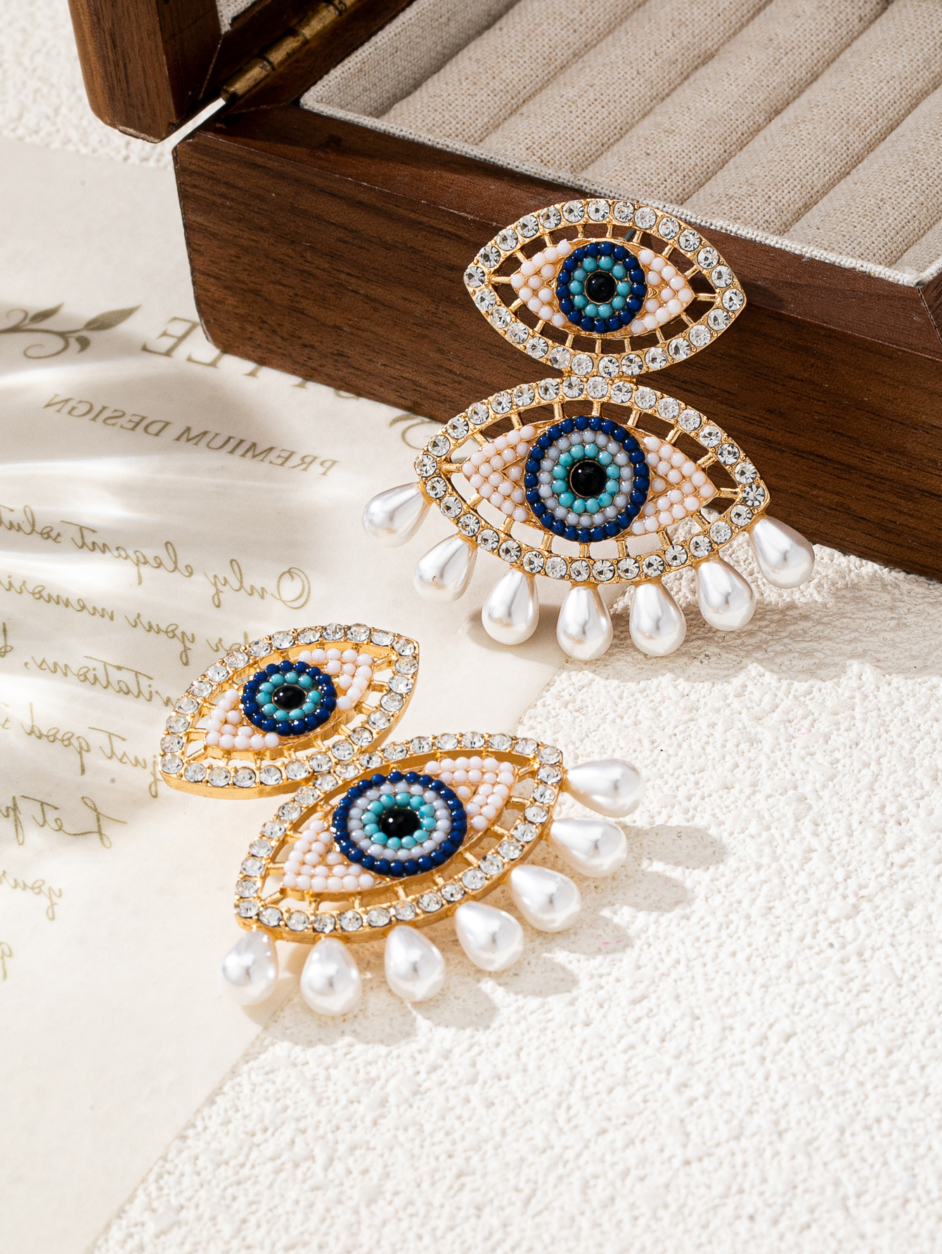 Designer earrings Art Blue Eyes Water Drop Earrings Vintage Devil's Eye niche design high-end feel full of diamonds and pearls free shipping diam