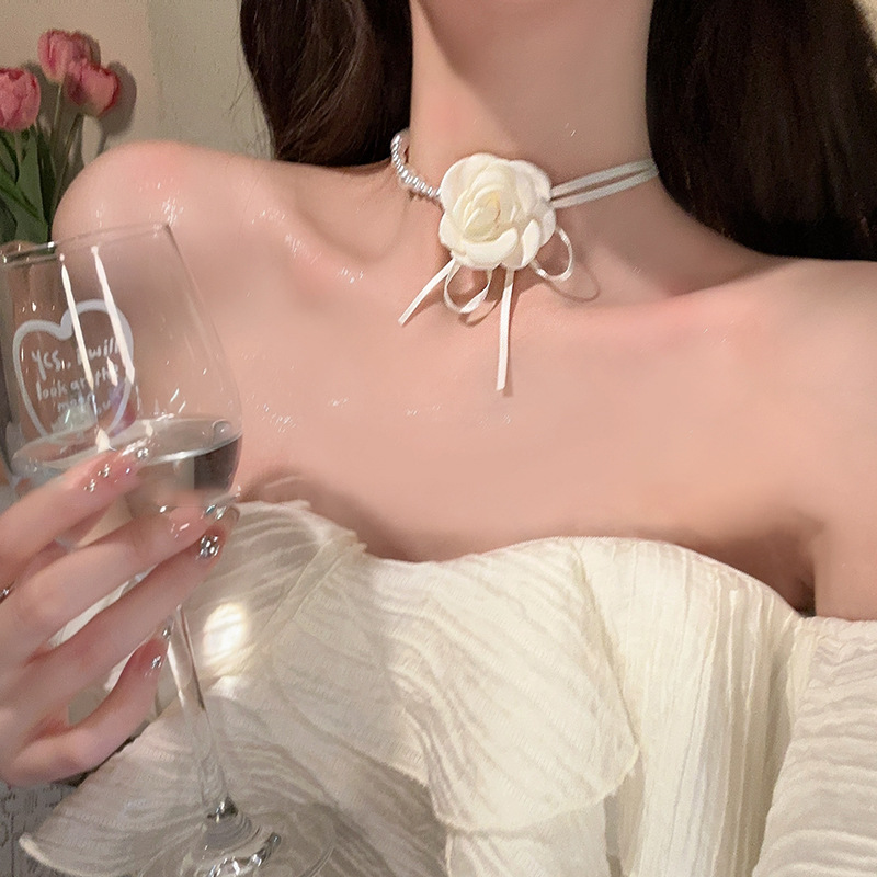 Designer necklace Full Diamond Rose Pearl Camellia Long Necklace for Women Elegant Flower Necklace for the Collarbone free shipping Gold necklace
