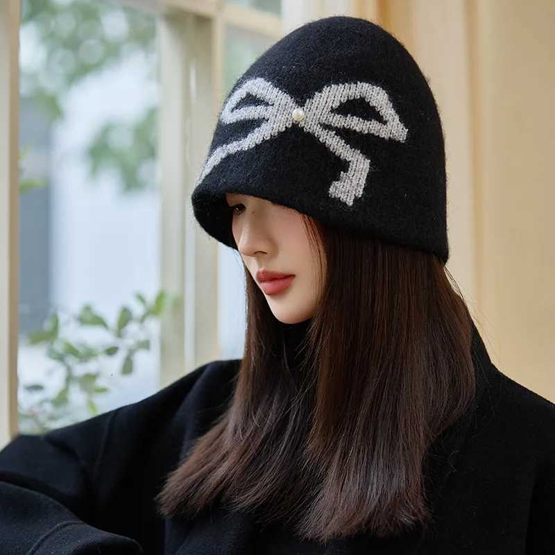 Winter Warm Personality Versatile Knitt Hat with Butterfly PatternSlouchy Beanie for Men WomenSuitable for Outdoor Wear SkiingXJ251023