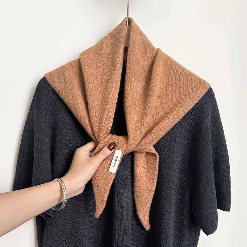 Wool Knit Triangle Scarf Wrap MultiFunctional Winter Head Cover for Women Warm Versatile Shawl Neck Warmer J251113