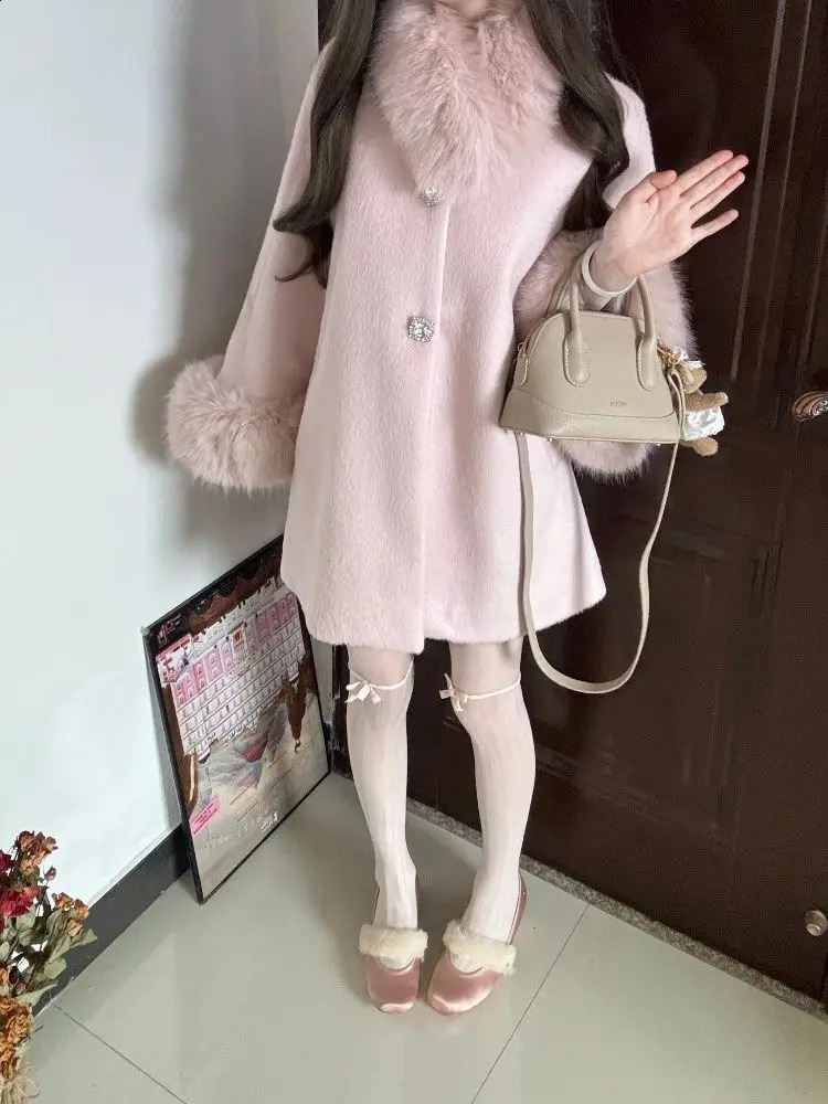 WoolCoat Women Clothing AutumnWinter French Lady Cloak Fur Collar Fashion Pink Mid Length Top Wool Outerwear Winter Coats 251016